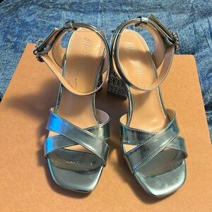 Betsy Johnson turquoise heels